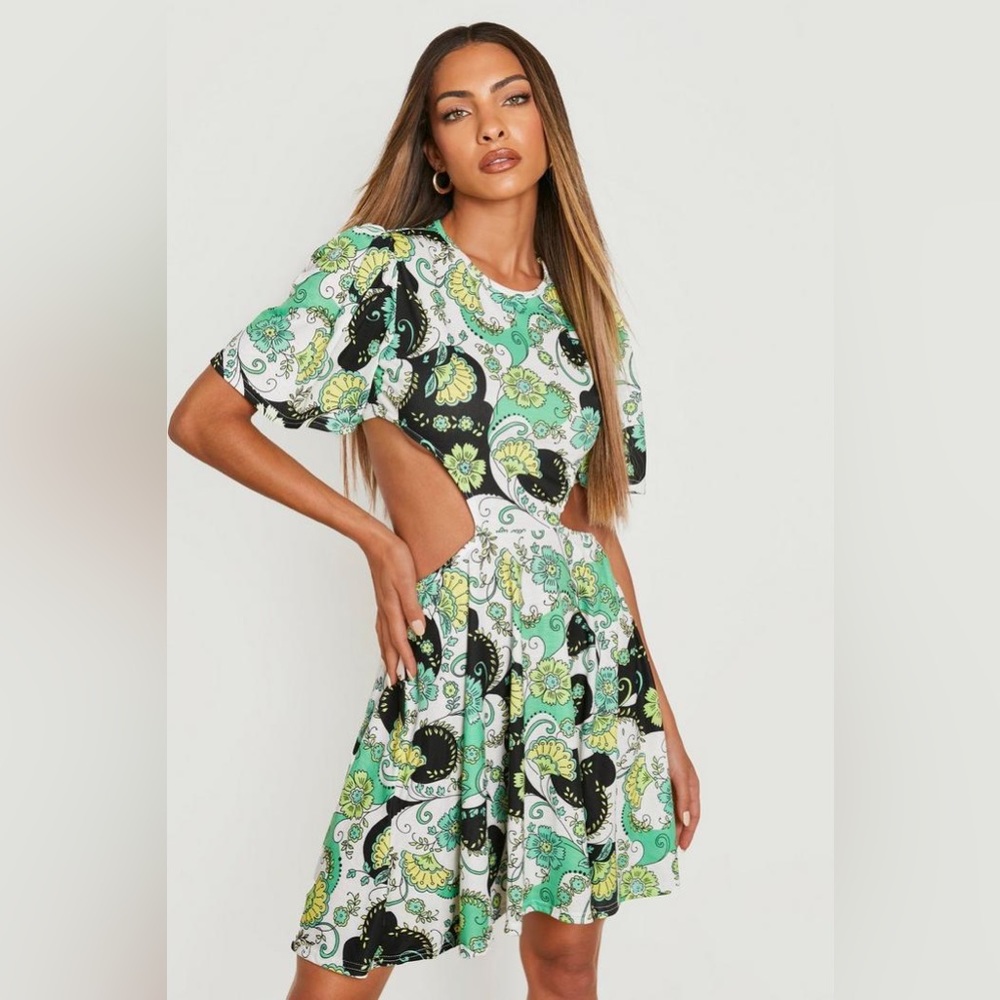 Boohoo cut out back skater dress size large